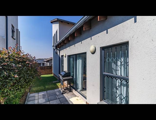 3 BEDROOM TOWNHOUSE FOR SALE IN SUMMERSET